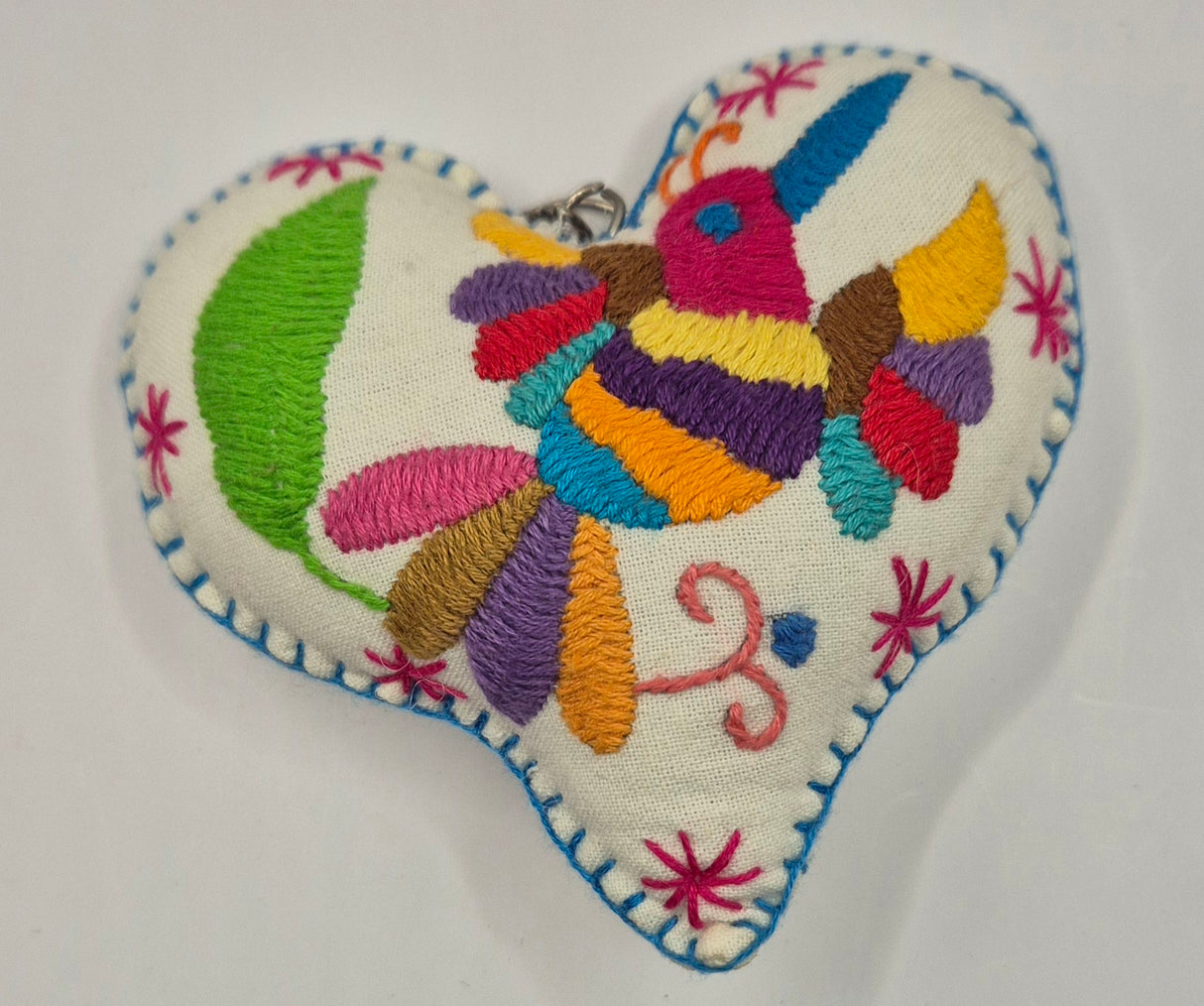 Llavero de Corazon bordado a mano - Bordados de Tenangos