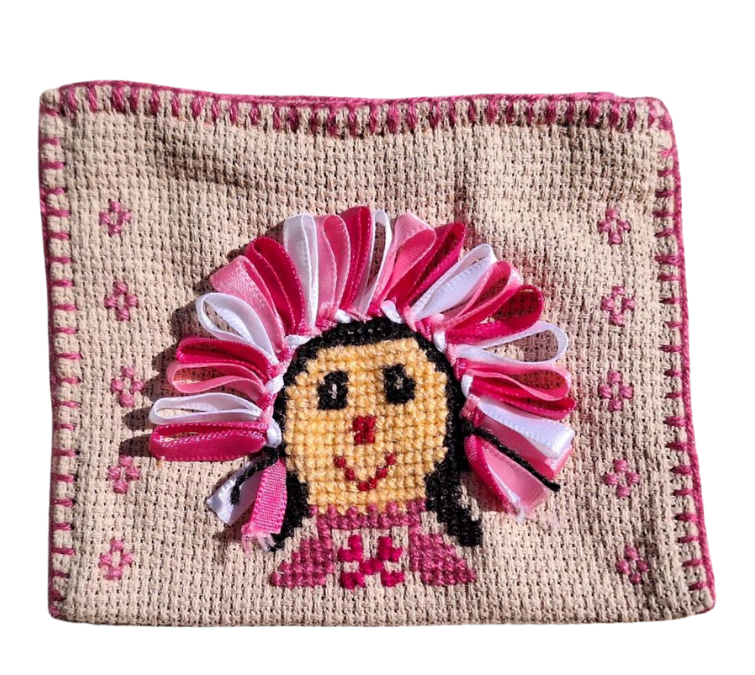 Monedero Bordado a mano varios modelos / MUÑECA LELE
