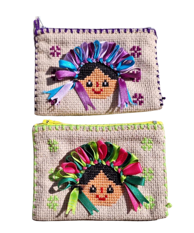 Monedero Bordado a mano varios modelos / MUÑECA LELE