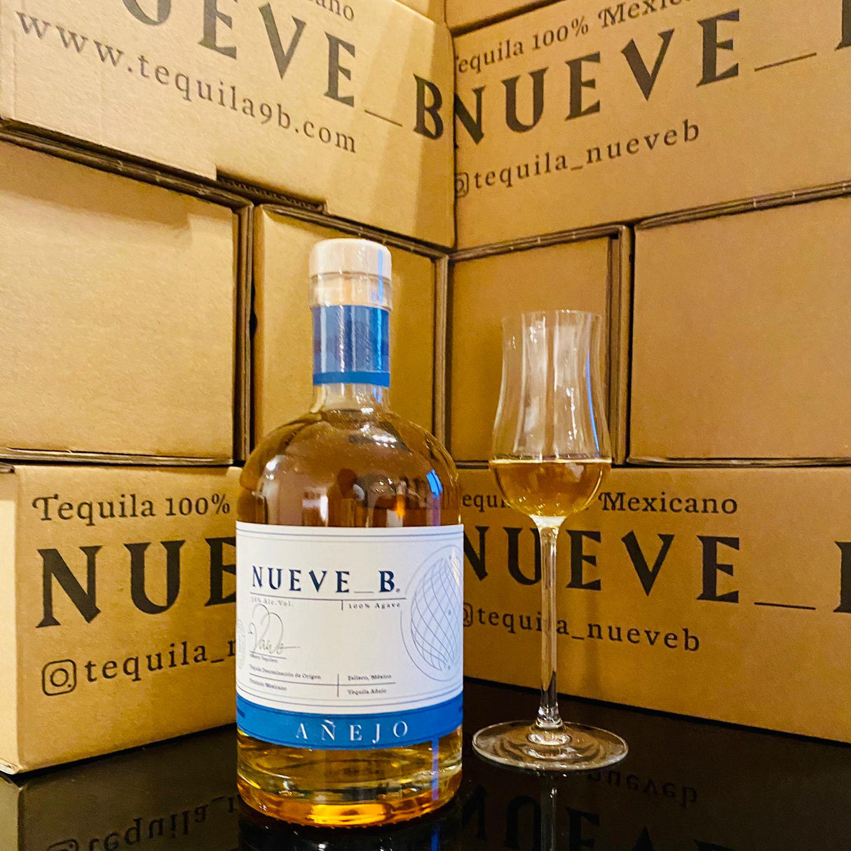 Tequila Añejo 700 ml - NUEVE B