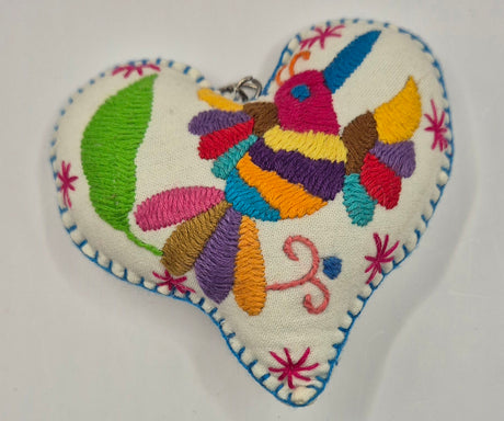 Llavero de Corazon bordado a mano - Bordados de Tenangos