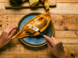Tamales de Pollo con Mole 3 piezas