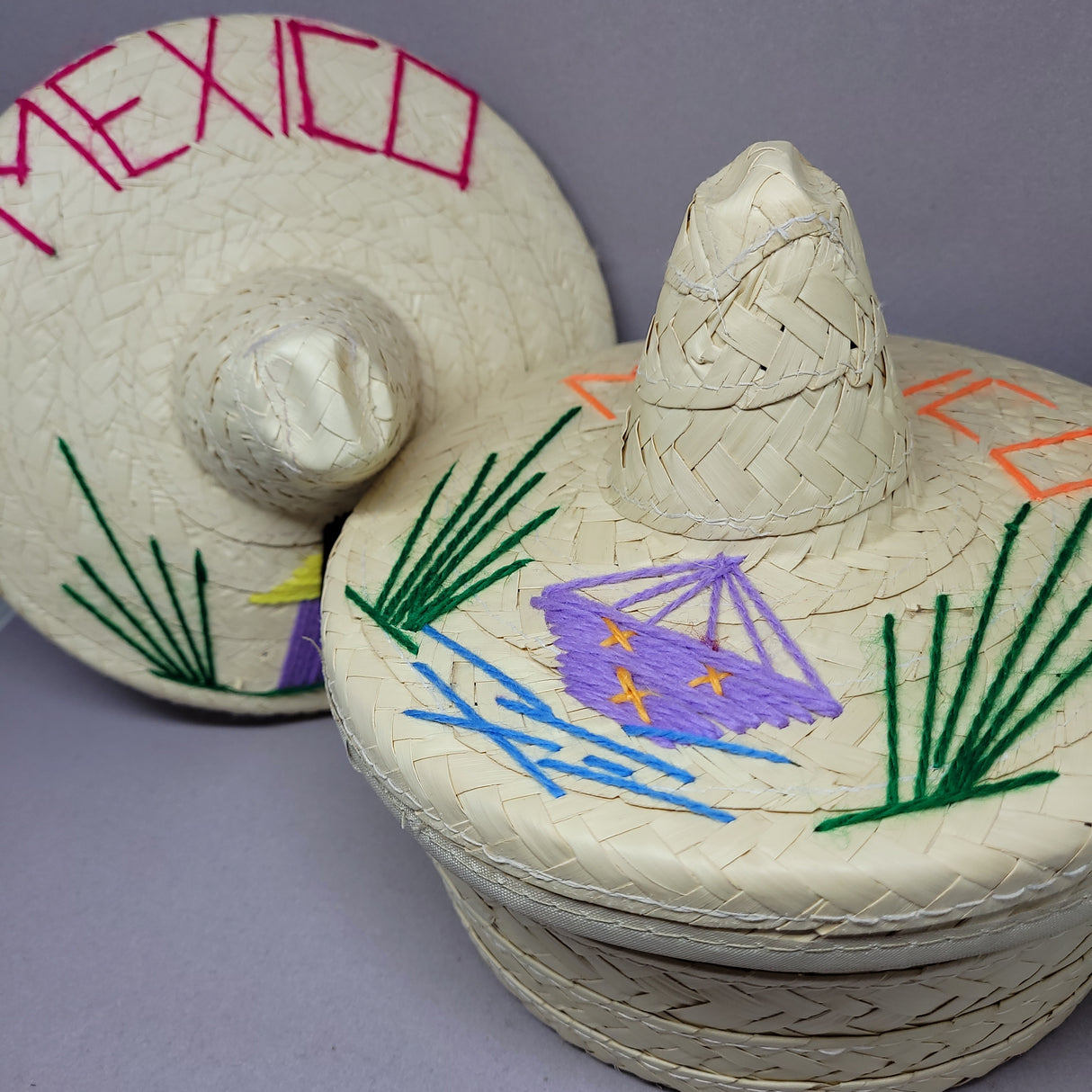 Tortillero de palma bordado MÉXICO