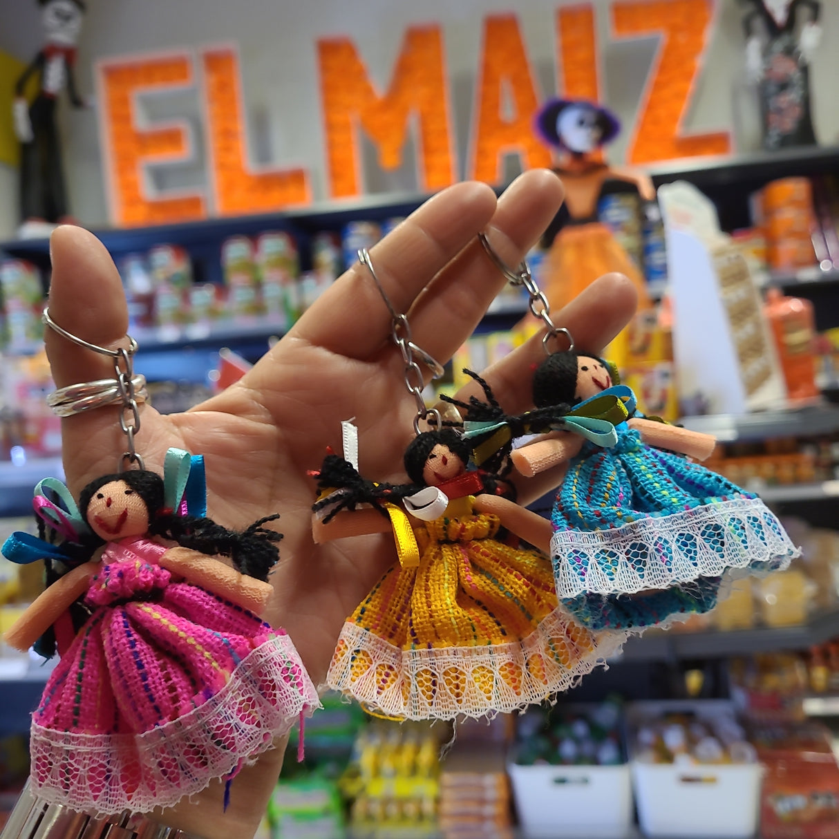 Muñeca Lele LLAVERO 7 cm -  Mazahua de trapo - Muñeca Mexicana tradicional hecha a mano