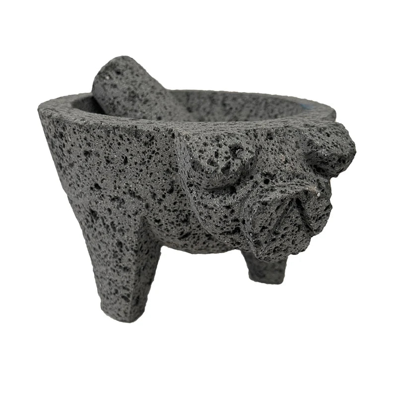 Molcajete tradicional con cabeza de cochino de piedra volcanica